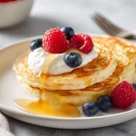 Maukas riisipuuro pannukakku airfryerissa, joka on täydellinen herkkupala.