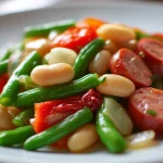 Maukkaita talvipapuja ja nakkeja airfryerissa, täydellinen yhdistelmä talven herkkuihin.