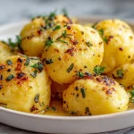 Maukkaita perunarokkasia airfryerissa, rapea pinta ja herkullinen maku