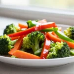 Herkkä airfryer talvikasviswok täynnä väriä ja makua.