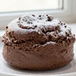 Suklaa soufflé airfryerissa, pehmeä täyte ja kaunis pinta