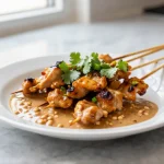 Maukas satay-tahna airfryerissa, täydellinen herkku grillijuhlille.