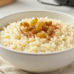 Suklaariisipudding valmistettuna airfryerissä, jossa on herkullinen koostumus ja maku.